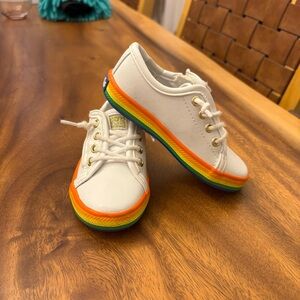 Kids Shoes with Rainbow Sole - Size 5.5 US (walker)